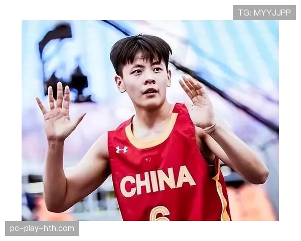 杨舒予训练完直接拎爱马仕去吃宵夜？