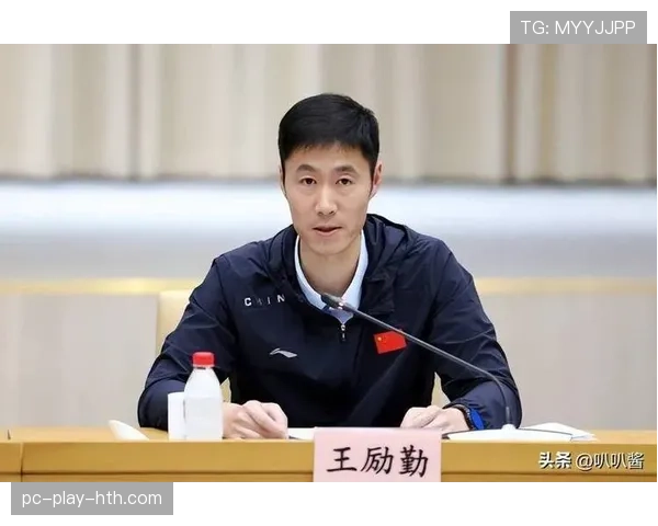 王励勤赛场跟冰山似的冷静，生活照却透着那种豪门日常，看着就像隔着层玻璃